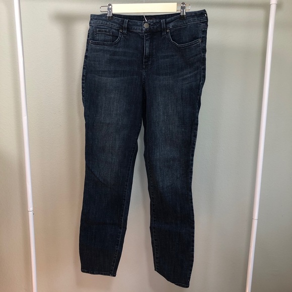 NYDJ AMI SKINNY Jeans {Niptuck Technology} - Picture 4 of 9